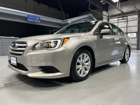 Used 2016 Subaru Legacy 2.5i Premium w/ Moonroof Package AWD/4WD image 3