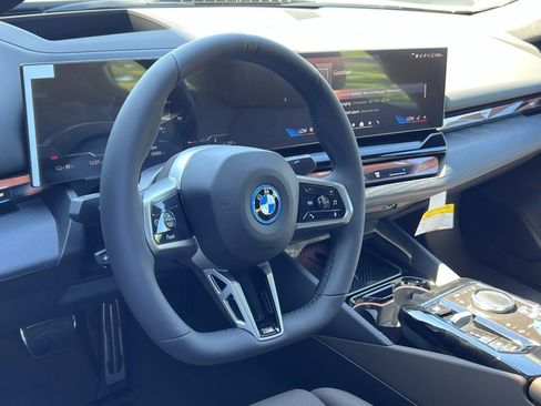 New 2026 BMW i5 eDrive40 w/ M Sport Package image 13