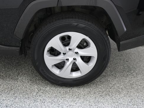 Used 2025 Toyota RAV4 LE AWD/4WD image 10