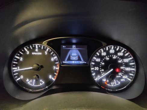Used 2018 Nissan Pathfinder S FWD image 23
