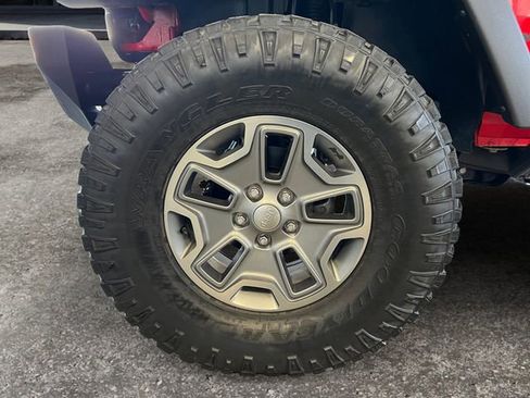 Used 2016 Jeep Wrangler Unlimited Sport image 12