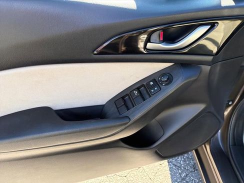 Used 2014 MAZDA MAZDA3 i Touring image 19