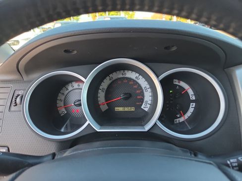 Used 2012 Toyota Tacoma 4x4 Access Cab V6 w/ TRD Off-Road Pkg image 26