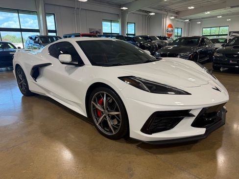 Used 2021 Chevrolet Corvette Stingray Preferred Cpe w/ Z51 Performance Package RWD image 30