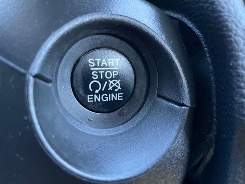 Used 2019 Jeep Compass Altitude AWD/4WD image 19