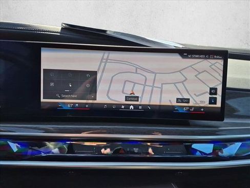 Used 2025 BMW i7 eDrive50 w/ M Sport Package RWD image 13