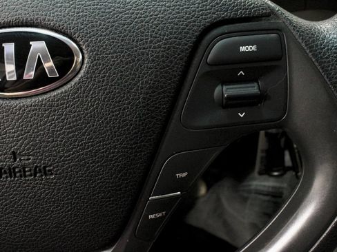 Used 2017 Kia Forte LX FWD image 28