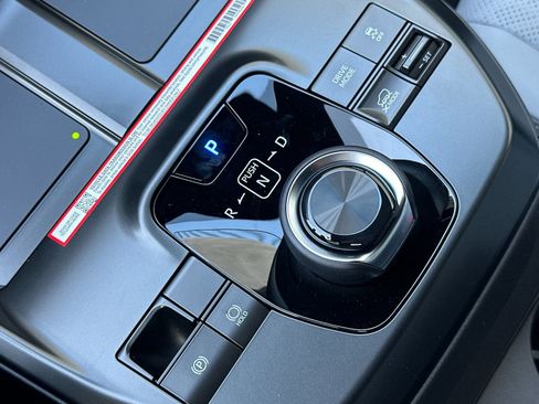 New 2026 Subaru Solterra Premium image 24