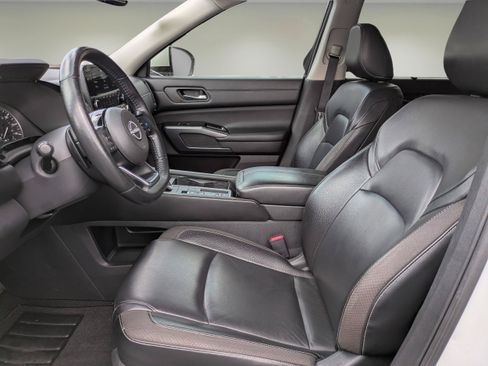 Used 2022 Nissan Pathfinder SL FWD image 18