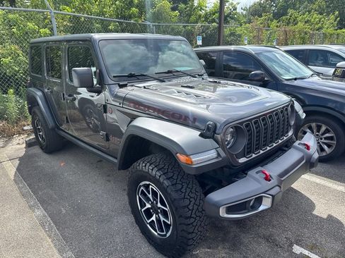 Used 2024 Jeep Wrangler Unlimited Rubicon AWD/4WD image 2