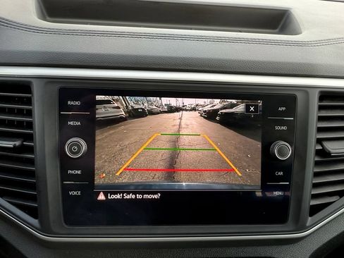 Used 2021 Volkswagen Atlas SE w/ Panoramic Sunroof Package FWD image 17