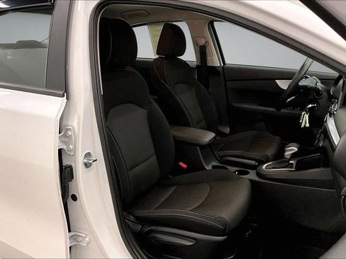 Used 2023 Kia Forte LXS image 29