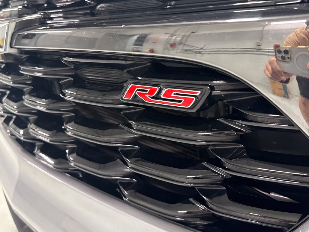 Used 2025 Chevrolet Trax RS w/ Sunroof Package FWD image 54