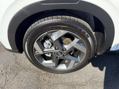 Used 2026 Hyundai Venue SEL FWD image 29