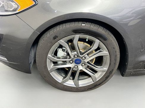 Used 2020 Ford Fusion SEL FWD image 13