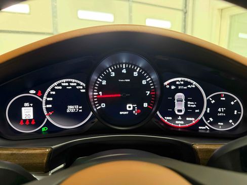 Used 2022 Porsche Panamera Platinum Edition RWD image 40