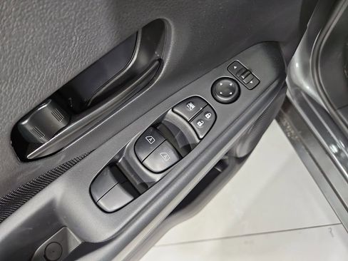 New 2025 Nissan Kicks Play S image 12