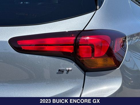 Used 2023 Buick Encore GX Select w/ Sport Touring Package FWD image 29