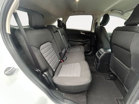 Used 2019 Ford Edge SE w/ SE Fleet Driver's Package image 11