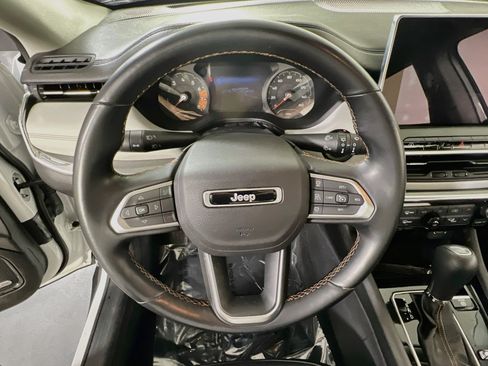 Used 2022 Jeep Compass Limited w/ Sun and Sound Group AWD/4WD image 11