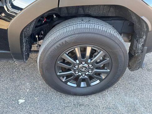 Used 2025 Toyota Land Cruiser image 38