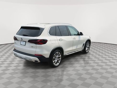 Used 2024 BMW X5 xDrive40i w/ Premium Package AWD/4WD image 8