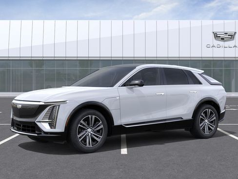 New 2026 Cadillac Lyriq Luxury AWD/4WD image 35
