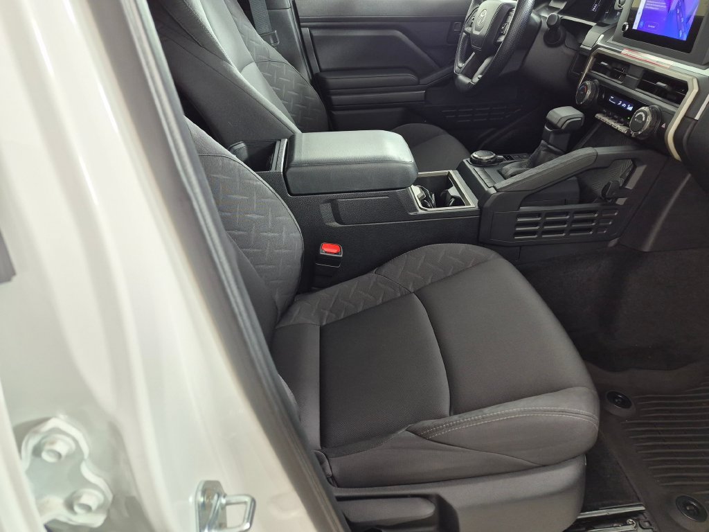 Used 2025 Toyota Tacoma SR5 AWD/4WD image 27