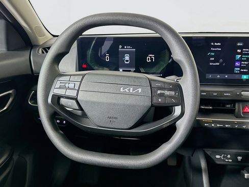 Used 2025 Kia K4 LXS image 18