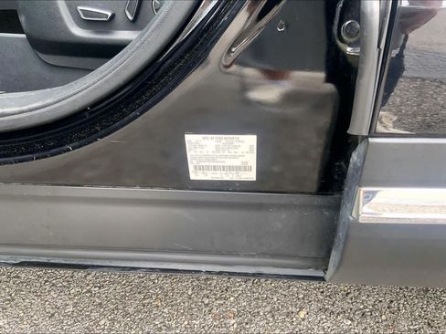 Used 2017 Ford Explorer Limited FWD image 31