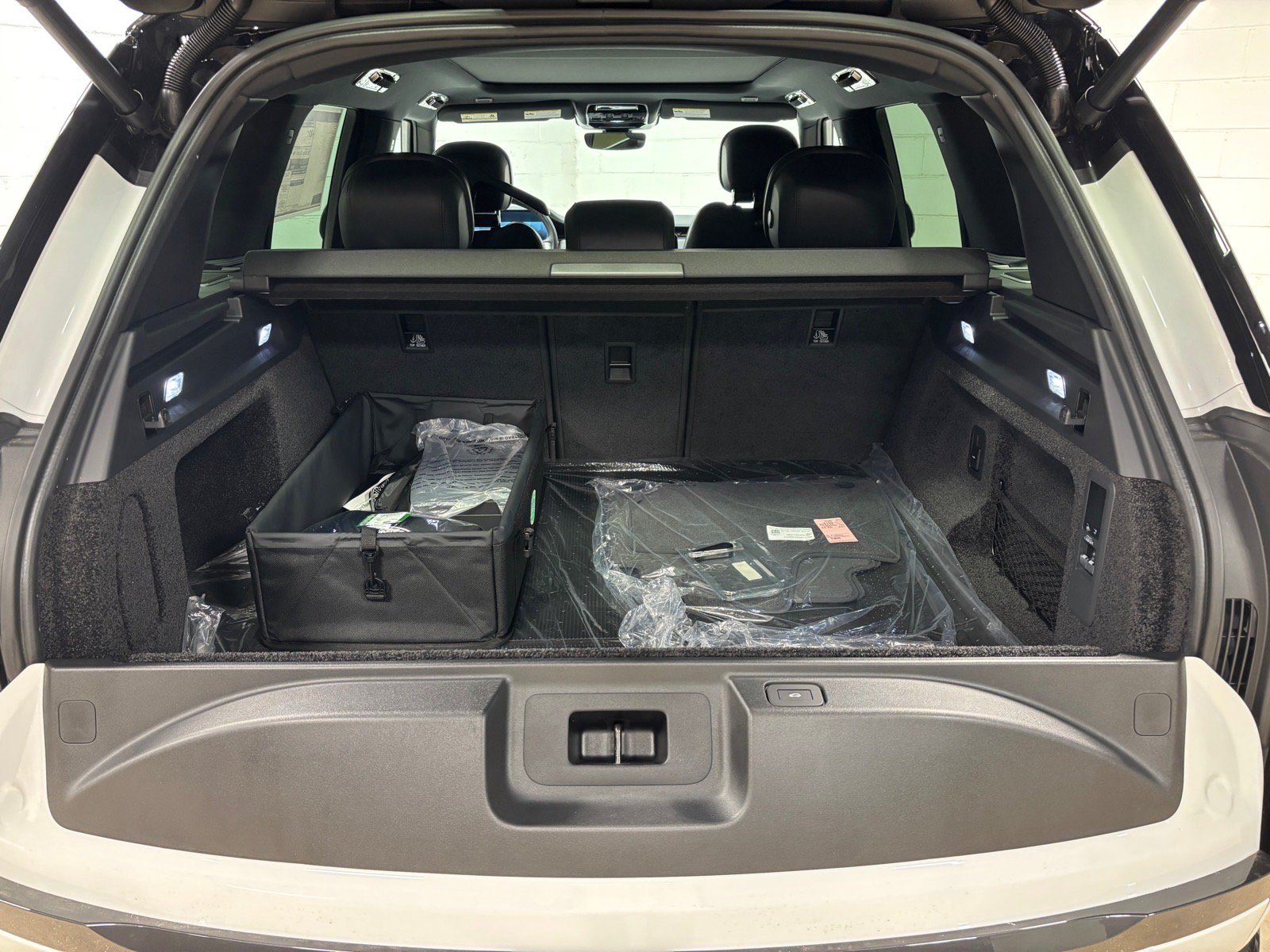 New 2026 Land Rover Range Rover SE AWD/4WD image 41