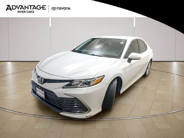 Used 2021 Toyota Camry LE FWD image 4
