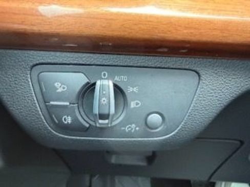 Used 2023 Audi Q5 2.0T Premium w/ Convenience Package AWD/4WD image 37