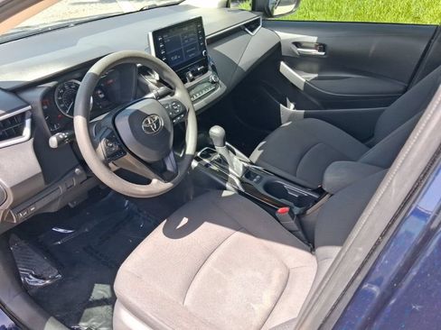 Used 2020 Toyota Corolla LE FWD image 12