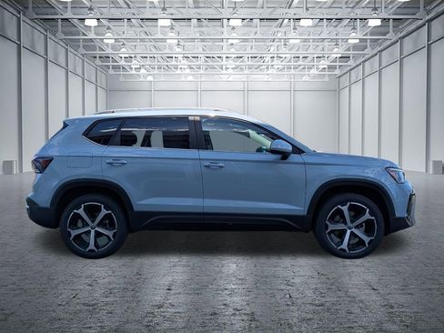 New 2026 Volkswagen Taos SEL image 6