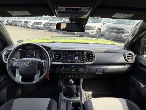Used 2023 Toyota Tacoma TRD Off-Road w/ Advanced Technology Package AWD/4WD image 27