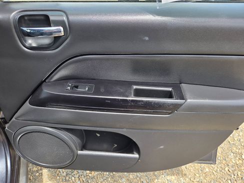 Used 2014 Jeep Compass Sport w/ Power Value Group FWD image 13