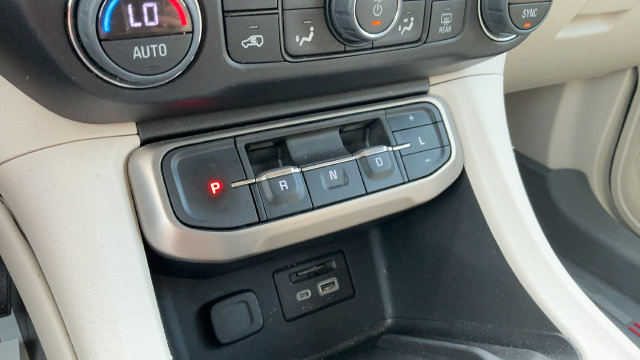 Used 2023 GMC Acadia Denali w/ Denali Technology Package AWD/4WD image 18