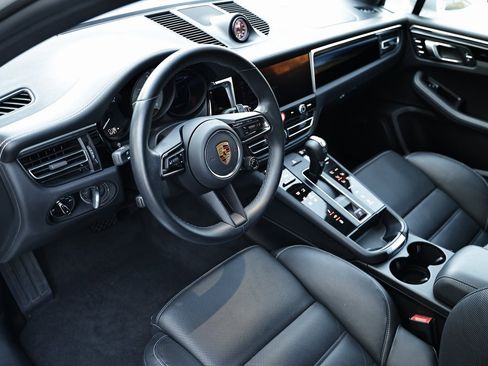 Used 2023 Porsche Macan S image 4