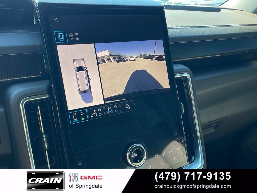 Used 2025 GMC Yukon Elevation w/ Elevation Premium Package AWD/4WD image 18
