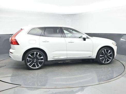 Used 2023 Volvo XC60 B5 Ultimate image 8