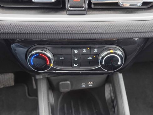 Used 2024 Chevrolet TrailBlazer LT AWD/4WD image 27