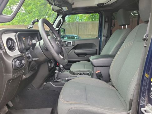Used 2025 Jeep Gladiator Sport AWD/4WD image 15