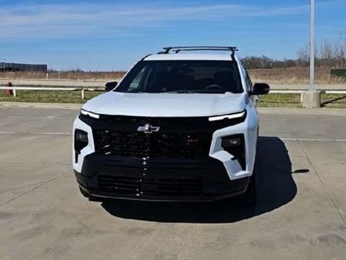 New 2026 Chevrolet Traverse RS FWD image 3