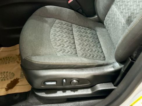 Used 2022 Chevrolet Equinox LT image 19