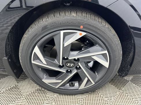 New 2026 Hyundai Elantra Limited image 13