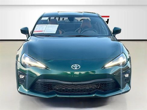 Used 2020 Toyota 86 image 2