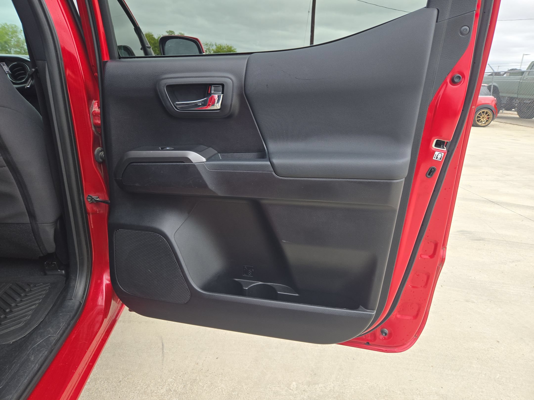 Used 2019 Toyota Tacoma 2WD Double Cab image 26