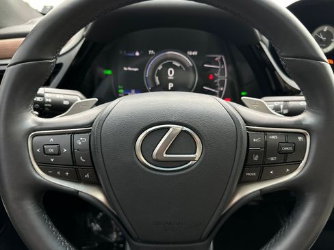 Used 2024 Lexus ES 300h w/ Premium Package FWD image 12