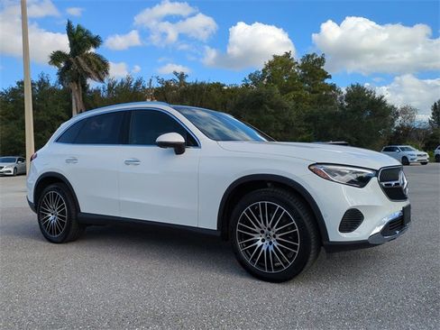 Used 2025 Mercedes-Benz GLC 300 image 2